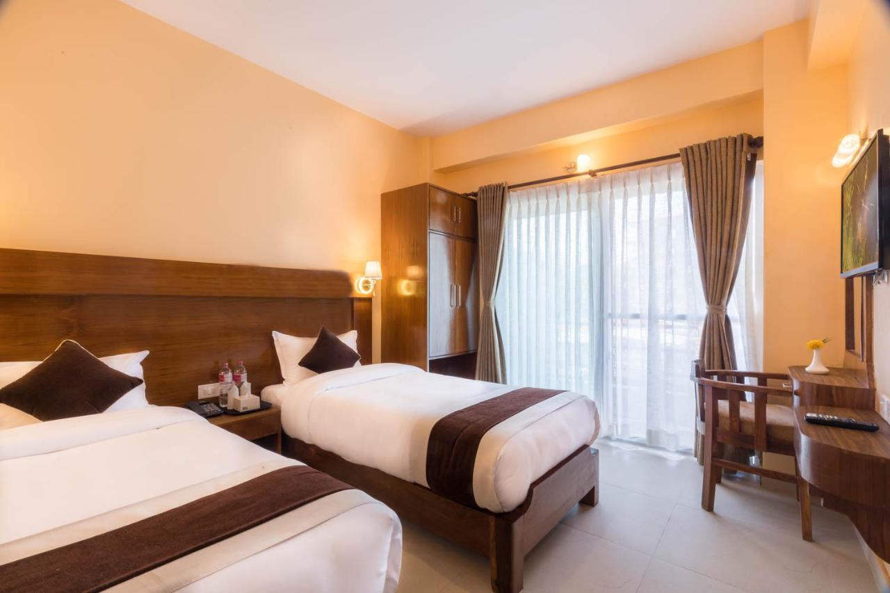 Shore Hotel 3*